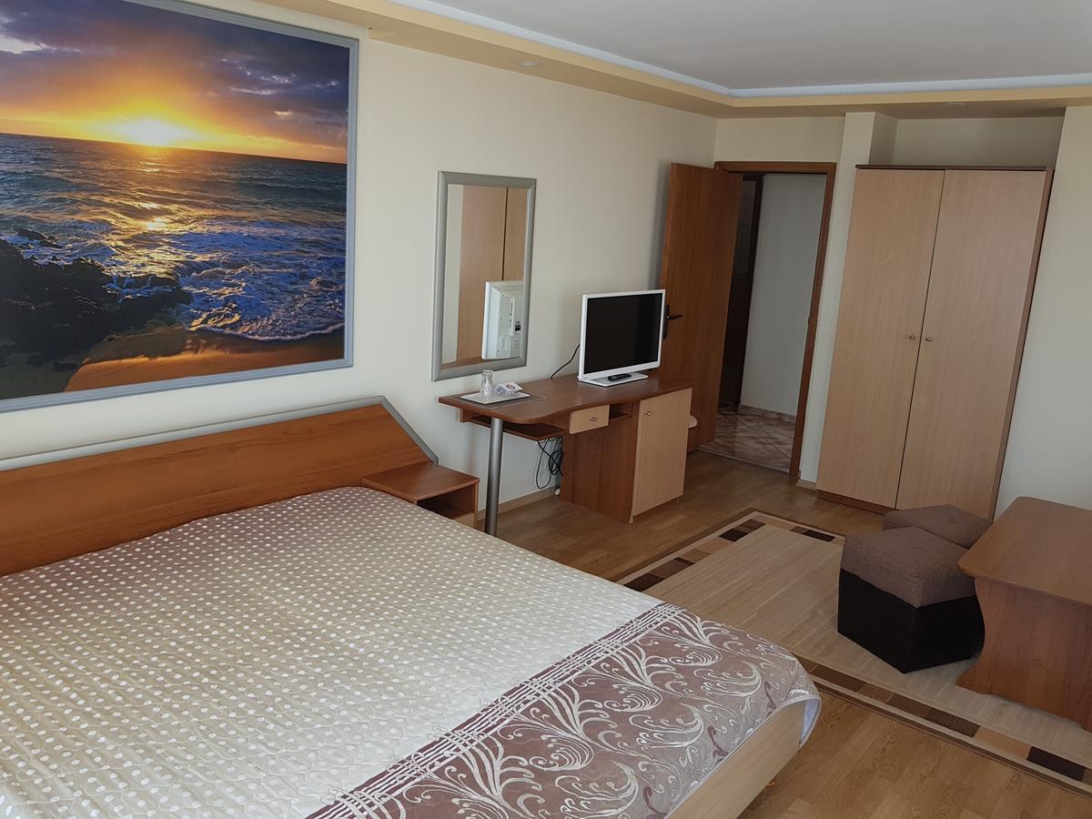 Guest House Ianis Paradise Nesebar Exterior photo